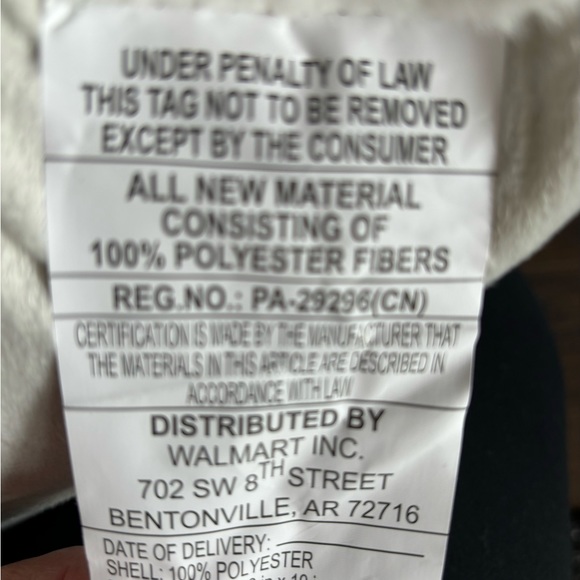 Faux fur pillow. - Picture 4 of 5